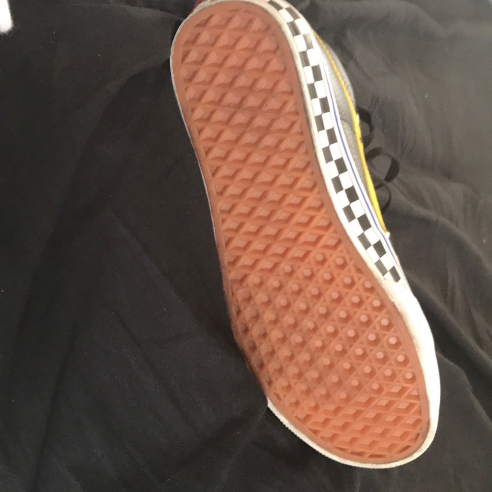 VANS - Picture 3 of 4